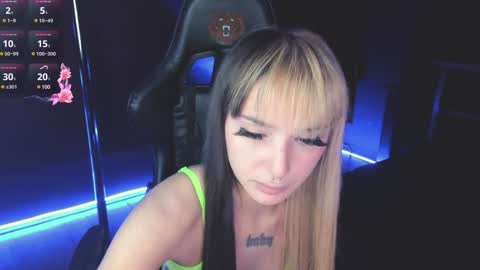 Snapshot of ashmila chatting on 01-28-25, 02:43 Mila online show from 01-28-25, 02:43