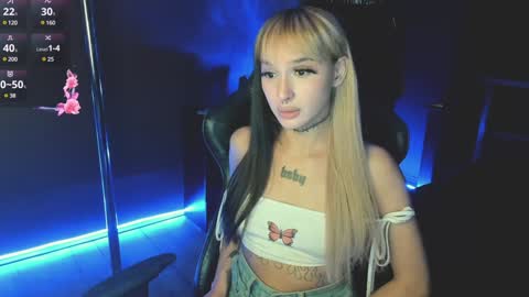 Snapshot of ashmila chatting on 01-28-25, 09:41 Mila online show from 01-28-25, 09:41