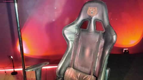 Snapshot of ashmila chatting on 09-23-25, 09:23 Mila online show from 09-23-25, 09:23