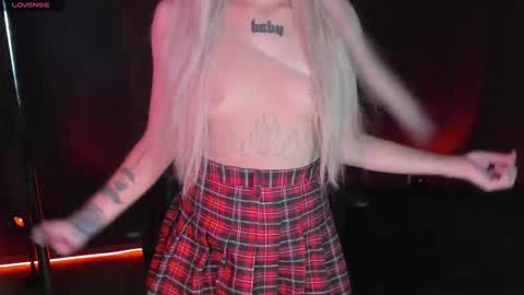 Snapshot of ashmila chatting on 09-27-25, 08:19 Mila online show from 09-27-25, 08:19