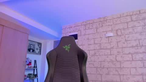 Snapshot of ashton_coleman_ chatting on 04-20-26, 05:10 my name real is camilo online show from 04-20-26, 05:10