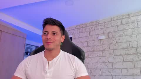 Snapshot of ashton_coleman_ chatting on 04-22-26, 05:25 my name real is camilo online show from 04-22-26, 05:25