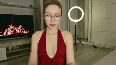 Snapshot of asian_euphoria chatting on 07-15-26, 05:45 Dju online show from 07-15-26, 05:45