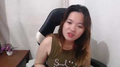 Snapshot of asian_honey69 chatting on 02-18-26, 02:29 bb girl online show from 02-18-26, 02:29
