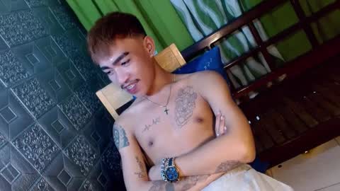 Snapshot of asian_kimxxx chatting on 01-04-25, 03:18 don online show from 01-04-25, 03:18