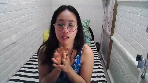 Snapshot of asian_sexydimples chatting on 02-13-25, 11:37 Trixie online show from 02-13-25, 11:37