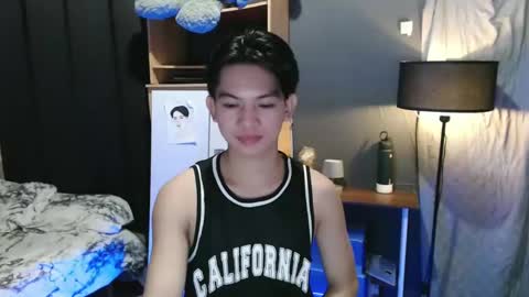 Snapshot of asian_wayne chatting on 01-23-25, 03:48 wayne online show from 01-23-25, 03:48