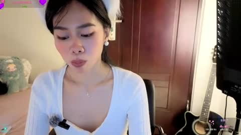 Snapshot of asianbabecandy chatting on 06-26-26, 01:43 candy online show from 06-26-26, 01:43