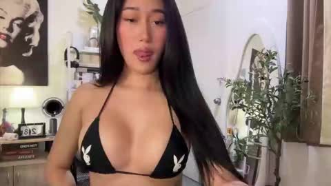 Snapshot of asianbigsausage chatting on 11-27-25, 05:26 Cassievxx online show from 11-27-25, 05:26