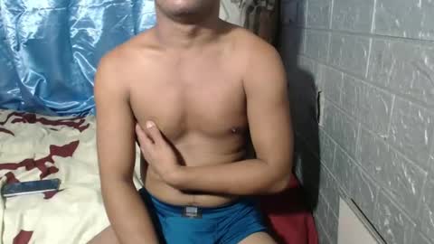 Snapshot of asianbutler69 chatting on 11-30-25, 01:15 LUKEY online show from 11-30-25, 01:15