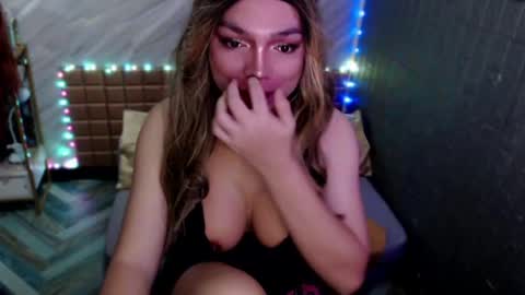 Snapshot of asiandollxxx4u chatting on 05-05-26, 08:22 BELLA NOTCH online show from 05-05-26, 08:22