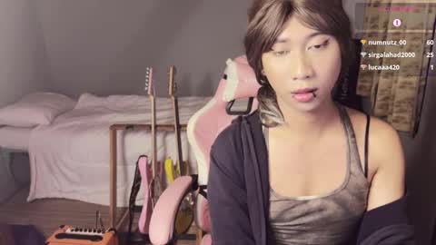 Emi online show from 03-06-25, 05:11