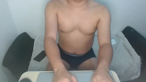 Snapshot of asiangay1209 chatting on 11-05-25, 11:21 asiangay1209 online show from 11-05-25, 11:21