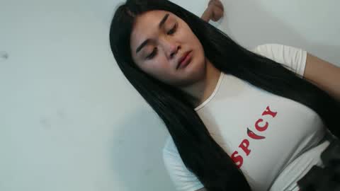 Snapshot of asiangirl_rhian chatting on 09-11-25, 01:28 goddes rhian online show from 09-11-25, 01:28
