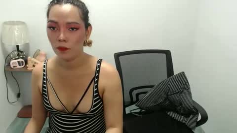 Snapshot of asianhollywood4uxxx chatting on 06-01-26, 12:45 Nicole online show from 06-01-26, 12:45