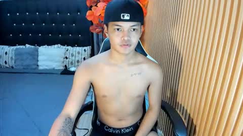 Snapshot of asianhugescott chatting on 10-06-25, 12:46 VICTORIA SCOTT online show from 10-06-25, 12:46