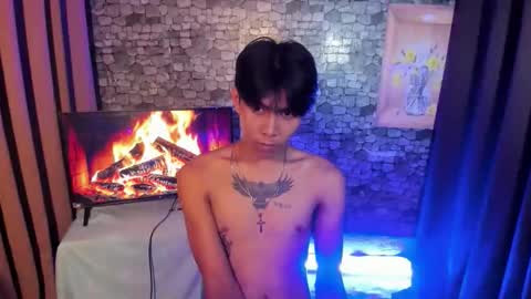 Snapshot of asianplayboyx chatting on 10-27-25, 04:33 mark online show from 10-27-25, 04:33