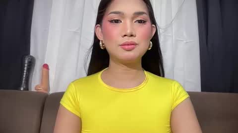 Snapshot of asiansweet_lily chatting on 06-08-26, 10:21 Lily online show from 06-08-26, 10:21