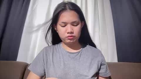 Snapshot of asiansweet_lily chatting on 06-10-26, 04:01 Lily online show from 06-10-26, 04:01