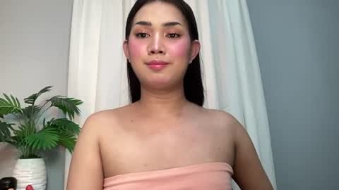 Snapshot of asiansweet_lily chatting on 07-04-26, 10:27 Lily online show from 07-04-26, 10:27