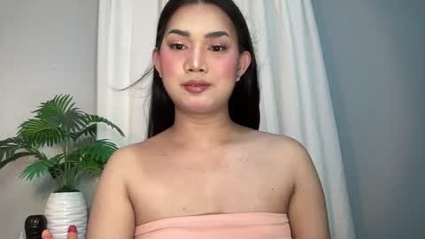 Snapshot of asiansweet_lily chatting on 07-08-26, 12:04 Lily online show from 07-08-26, 12:04