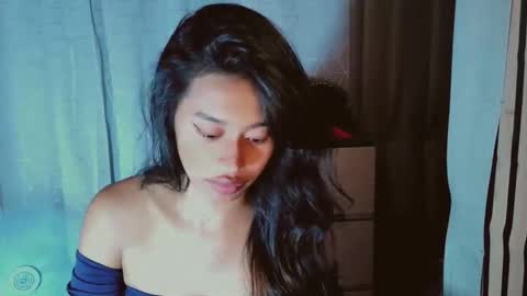 kisses online show from 05-19-26, 01:39