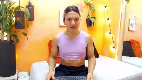 Snapshot of aslyhernandez chatting on 12-09-24, 11:15 ASLY online show from 12-09-24, 11:15