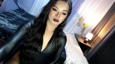 Margaux Miller online show from 03-06-25, 08:16