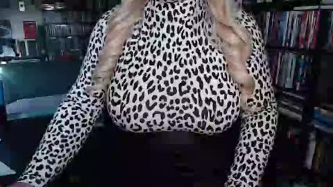 Snapshot of aspen_vale chatting on 09-29-25, 08:57 Aspen Vale online show from 09-29-25, 08:57