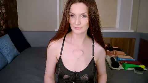 Snapshot of assprincesshot chatting on 07-11-26, 11:28 assprincesshot online show from 07-11-26, 11:28