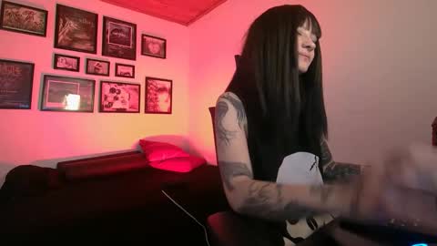 Snapshot of astarte4 chatting on 11-02-25, 01:35 Sof online show from 11-02-25, 01:35