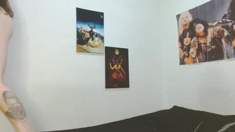 Snapshot of asterothxznikki chatting on 01-11-26, 02:16 Asterothxznikki online show from 01-11-26, 02:16