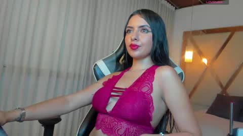 Snapshot of astra_glow chatting on 04-15-26, 11:50 Astra Glows Cam online show from 04-15-26, 11:50