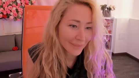 astramonroe online show from 03-26-26, 03:34