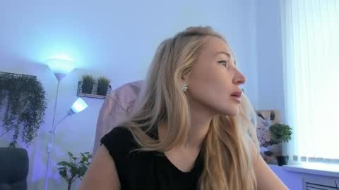 Snapshot of astramonroe chatting on 04-30-26, 07:14 astramonroe online show from 04-30-26, 07:14