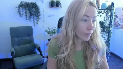 Snapshot of astramonroe chatting on 05-05-26, 04:42 astramonroe online show from 05-05-26, 04:42