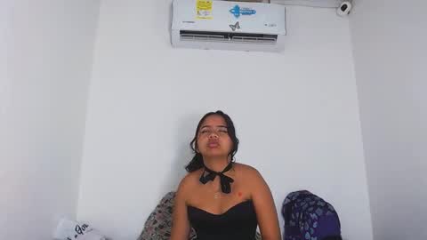 Snapshot of astridvagina18 chatting on 12-13-24, 08:04 ASTRID online show from 12-13-24, 08:04