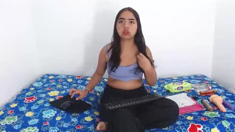 Snapshot of astridvagina18 chatting on 12-31-24, 12:04 ASTRID online show from 12-31-24, 12:04