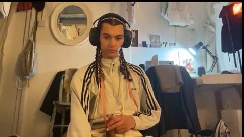 Snapshot of astrodoll chatting on 01-09-25, 05:43 Astro Doll online show from 01-09-25, 05:43