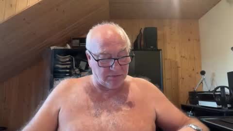 asusandy online show from 09-25-25, 02:21