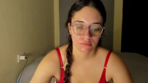 Snapshot of atenas__05 chatting on 07-01-26, 09:33 atenas online show from 07-01-26, 09:33