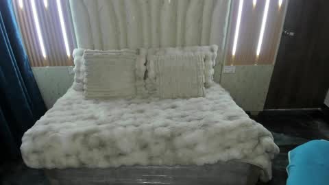 Atenea online show from 04-15-26, 07:58