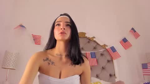 Snapshot of atenea_lux chatting on 07-05-26, 06:48 atenea lux online show from 07-05-26, 06:48