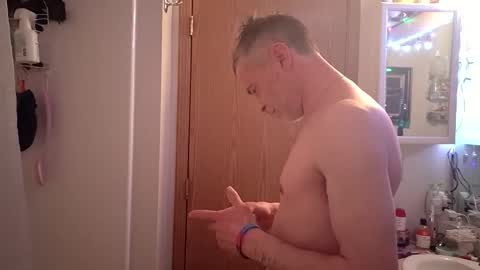 jonnyandrew online show from 04-01-26, 04:13