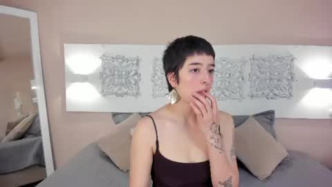 Snapshot of atheena__ chatting on 06-10-26, 12:26 Athenea online show from 06-10-26, 12:26