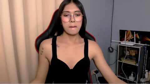 Snapshot of athenaheart chatting on 02-09-25, 03:34 Ady online show from 02-09-25, 03:34