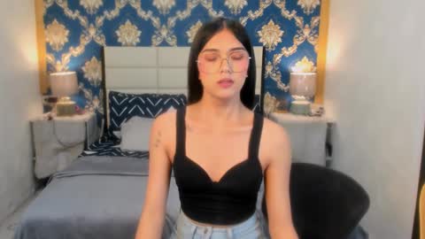 Snapshot of athenaheart chatting on 02-11-25, 05:16 Ady online show from 02-11-25, 05:16