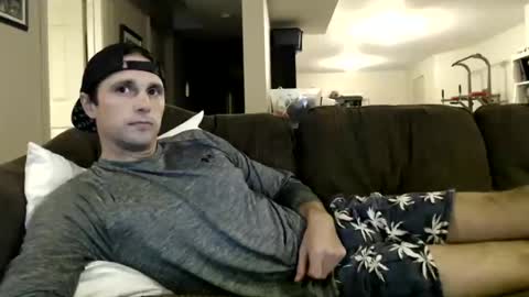 tommycb55555 online show from 03-08-25, 12:33