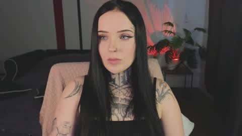 online every day between 10am-23pm online show from 11-22-25, 04:33