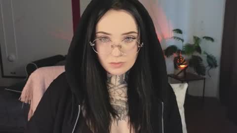 online every day between 10am-23pm online show from 11-28-25, 05:10